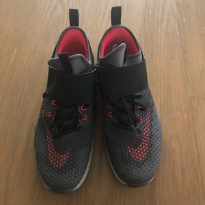 Nike Air Zoom Strong Training shoes Sz9